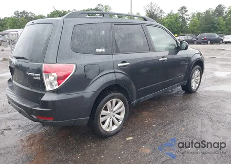 2013 Subaru Forester 2.5X Limited from USA, damaged, VIN JF2SHAECXDH403678